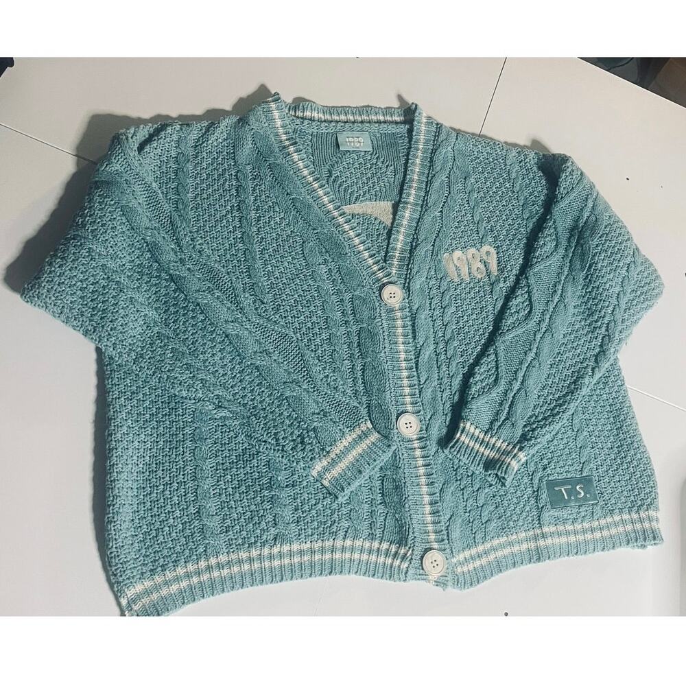 Taylor Swift 1989 “Taylor’s Version” Cable Knit Cardigan – Light Blue, XL / 2XL